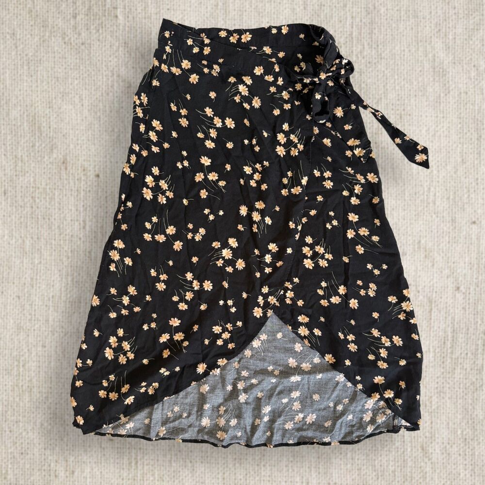 American Eagle Black Floral Asymmetrical Wrap Skirt Size XS Boho Adjustable